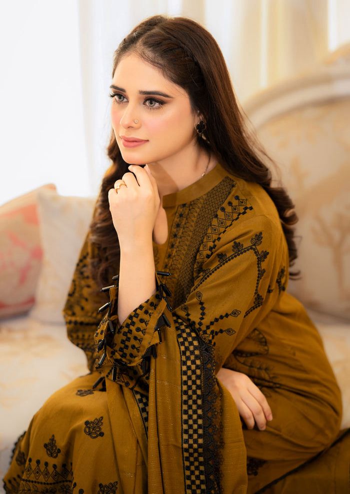 LIBASS MUSTERD DHANK EMBROIDERD UNSTICHED 3pc DHANAK EMBROIDERED SHAWL (WA-650)