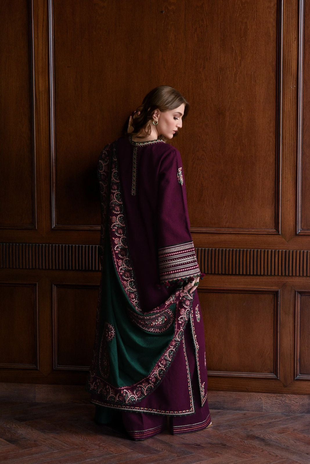 HUSSAIN REHAR EMBROIDERD LAWN UNSTICHED 3PC (WA-5690)