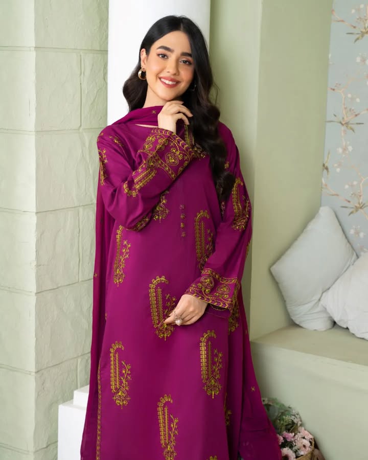 AMBER LAWN EMBROIDERED LAWN 3pc